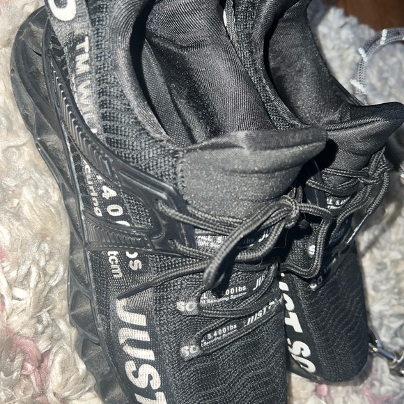 Just so so Nike shoes - Picture 4 of 4